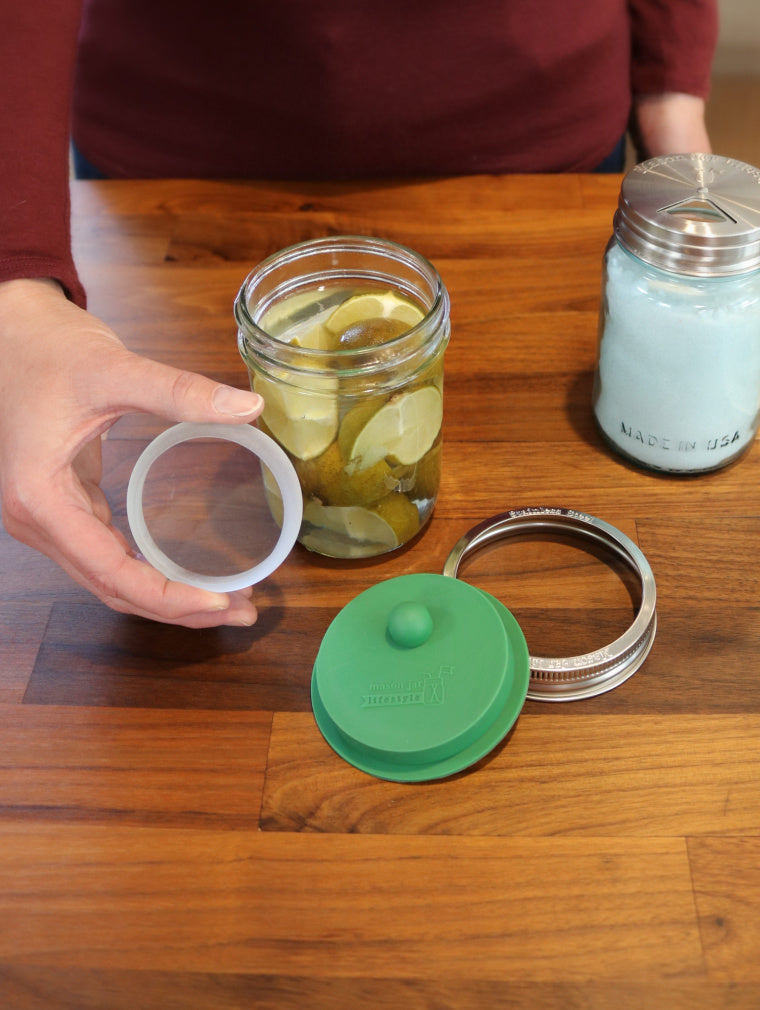 wide mouth fermentation lid kit with leaf green silicone valve lid, sanded glass weight and stainless steel band