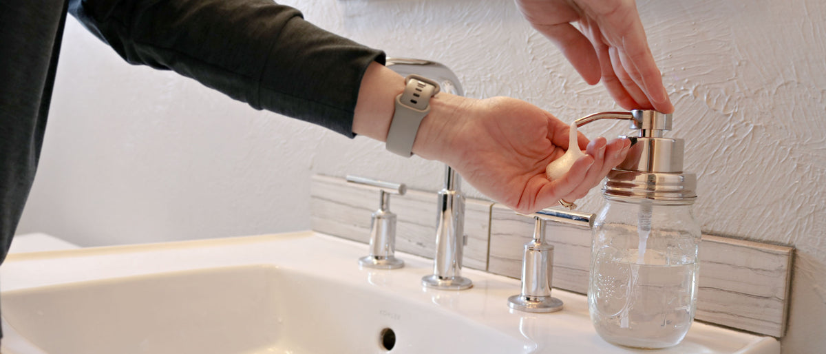 mirror/chrome foaming soap pump in use
